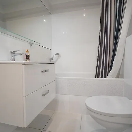 Dubois 7-2 Pk 50 M2 Apartament Blisko Rynku Apartmán